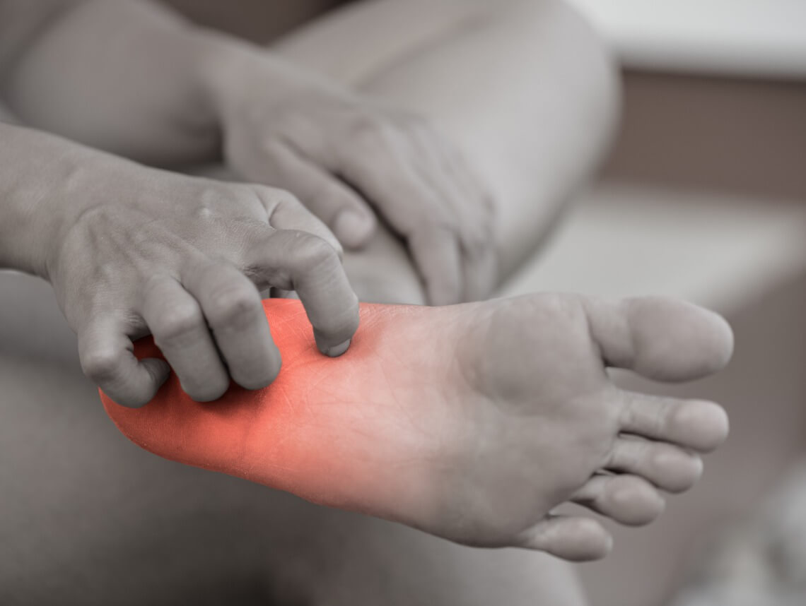 How to Help Seniors Cope with Peripheral Neuropathy